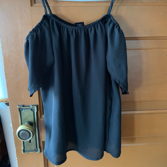 Rue 21 Off The Shoulder - Picture 1 of 3